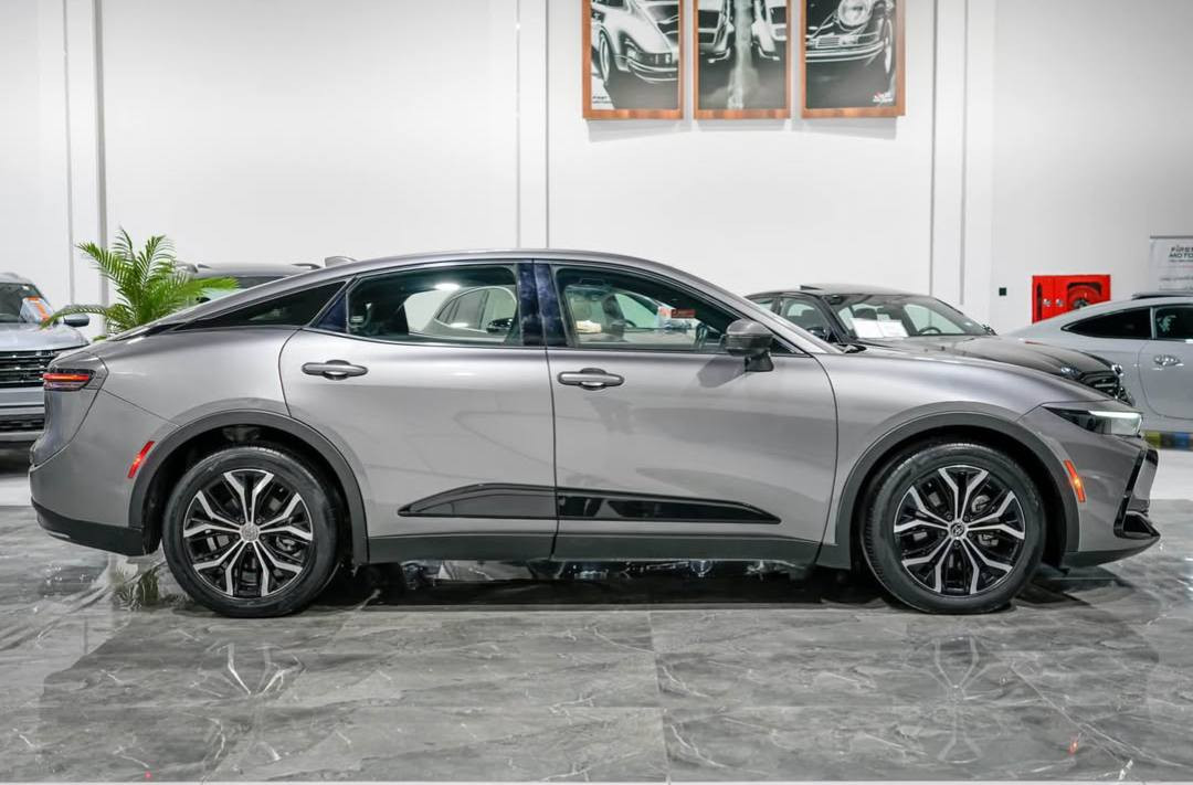 کوردی /عربی 
*********
دروستكراوي : Toyota
مۆدێل :   Crown 
ساڵ : 2023 
سعر :28000$ 
بزوێنەر :  V4 2.5L
بگۆری بزوێنەر : automatic 
سوتەمەنی : بنزين   
دۆخ : بەکارهاتوو
ماوەی ڕۆشتوو: 80 mile  
تابلو ئوتومبێل : اربیل   
***********
النوع : Toyota 
المودیل : crown 
السنة : 2023  
سعر : 28.000$
المحرك :  V4 2.5L
ناقل الحركة: automatic
نوع الوقود : بنزين  
الحالة: المستخدم 
عدد اميال :80 mile        
رقم السیارە:اربیل
**********
0751-2004-377
0772-818-6453
عنوان : اربيل ترافك لايت مخمور قريب من معمل بيبسي أربيل, العراق
