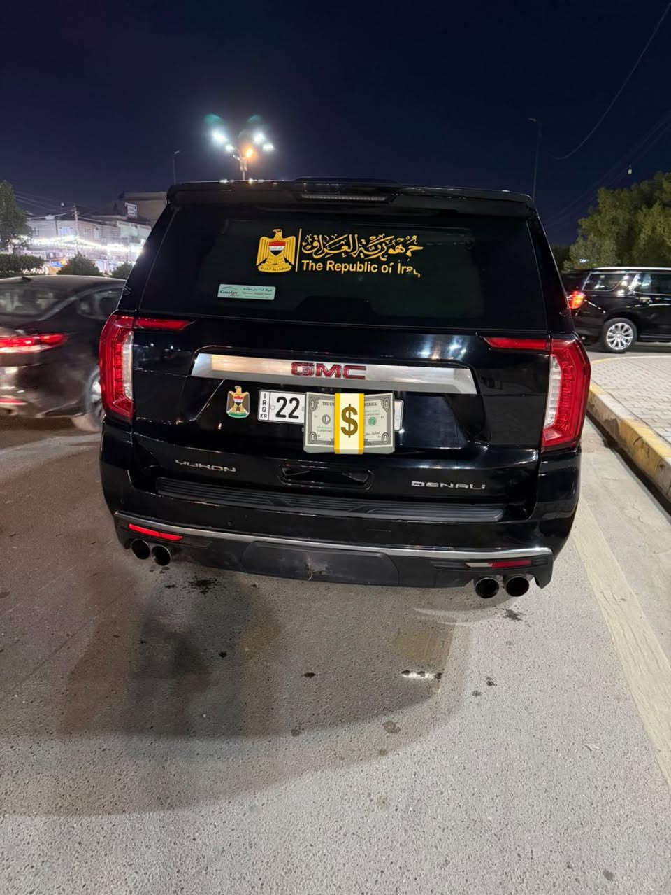 السلام عليكم
سياره جمسي ذنيالي 2021البيع ومراوس ب لانذكروز 

السياره كفاله عامة عذه شخط بل باب الخلفي مامبين

مواصفات معروفه فول واحد على واحد 

عنوان السياره بغداد الطالبيه

تصل على هاذه

***********
