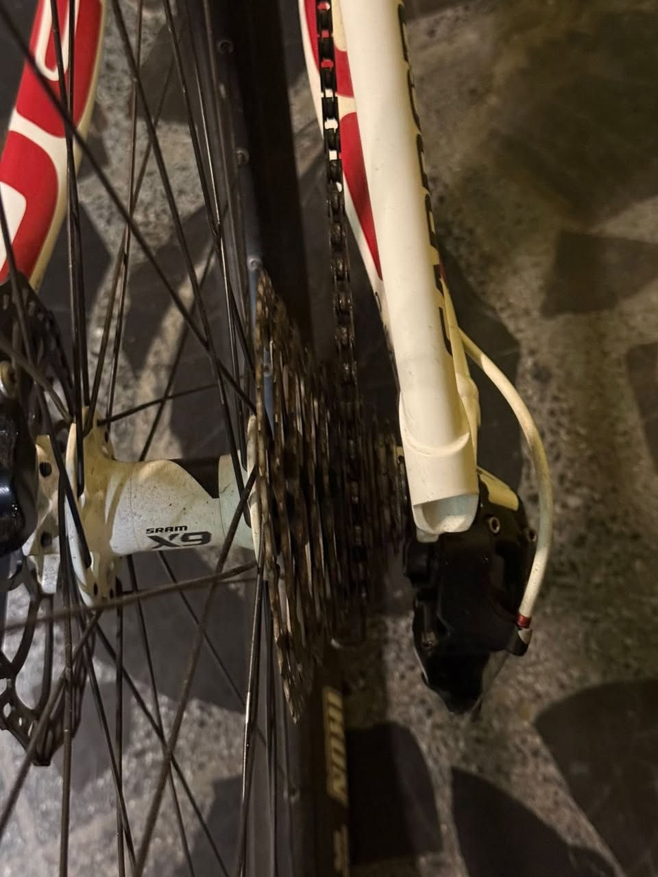 ماركه: Cannondale
قياس :29
تك ماشه
المنيوم 
نمره 2*10 
الرقم :***********
