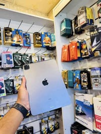 ايباد 11 برو M1 ذاكره 256  بي فطر بسيط ب الحساس  سعر حلو __ توصيل موجو...