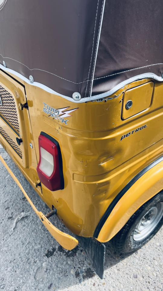 السلام عليكم تكتك 2021 قطرة صبغ ما بيها الضربات موضحة بالصور اللغود نظيفة
السعر 8،500 العنوان بغداد -التاجي ***********
