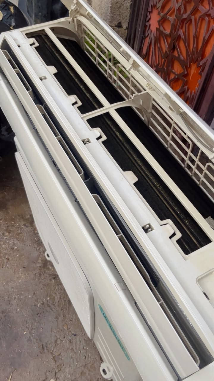 السلام عليكم اخوان سبلت للبيع نوع ميديا ثنين طن بعدة جديد مستخدم قليل نظافة 90/100 مغسول وكامل كبل تشد ما مصلح السبلت ابد غاز R410 مفول وكامل ماطور T3 الحديث السبلت كامل مكمل مع كامل ملحقاته بواري ريمونت قاعدة وايرات السبلت مع ضمان عل فحص تجي تاخذة من باب بيتي 
السعر : 425 وبي مجال 
الموقع : بغداد شارع فلسطين 
واتساب : ***********
