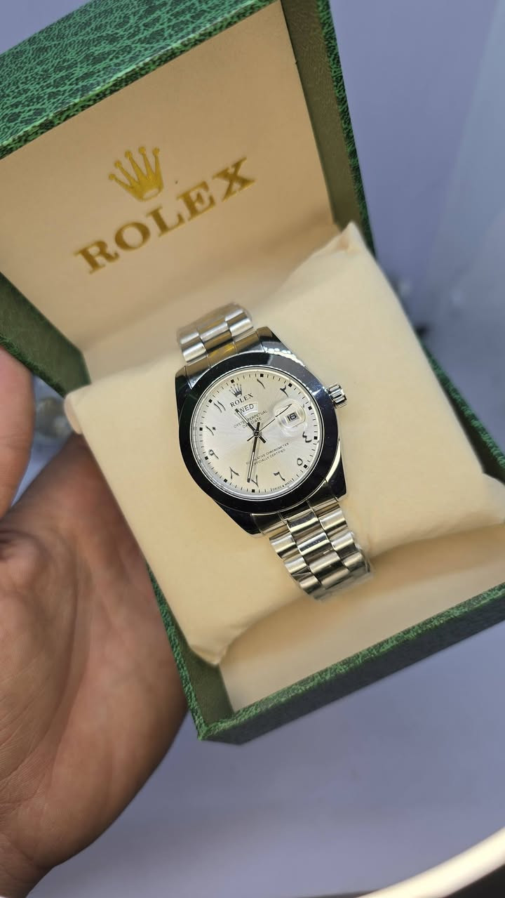 سلام عليكم اي ساعه ٢٥ الف مع التوصيل كوبي كوالتي عالي للحجز *********** واتس اب
