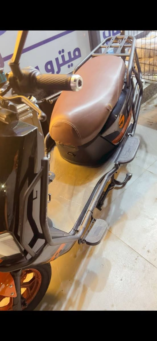 ***********      السلام عليكم موطور شحن لليبع السعر 800بي مجال
