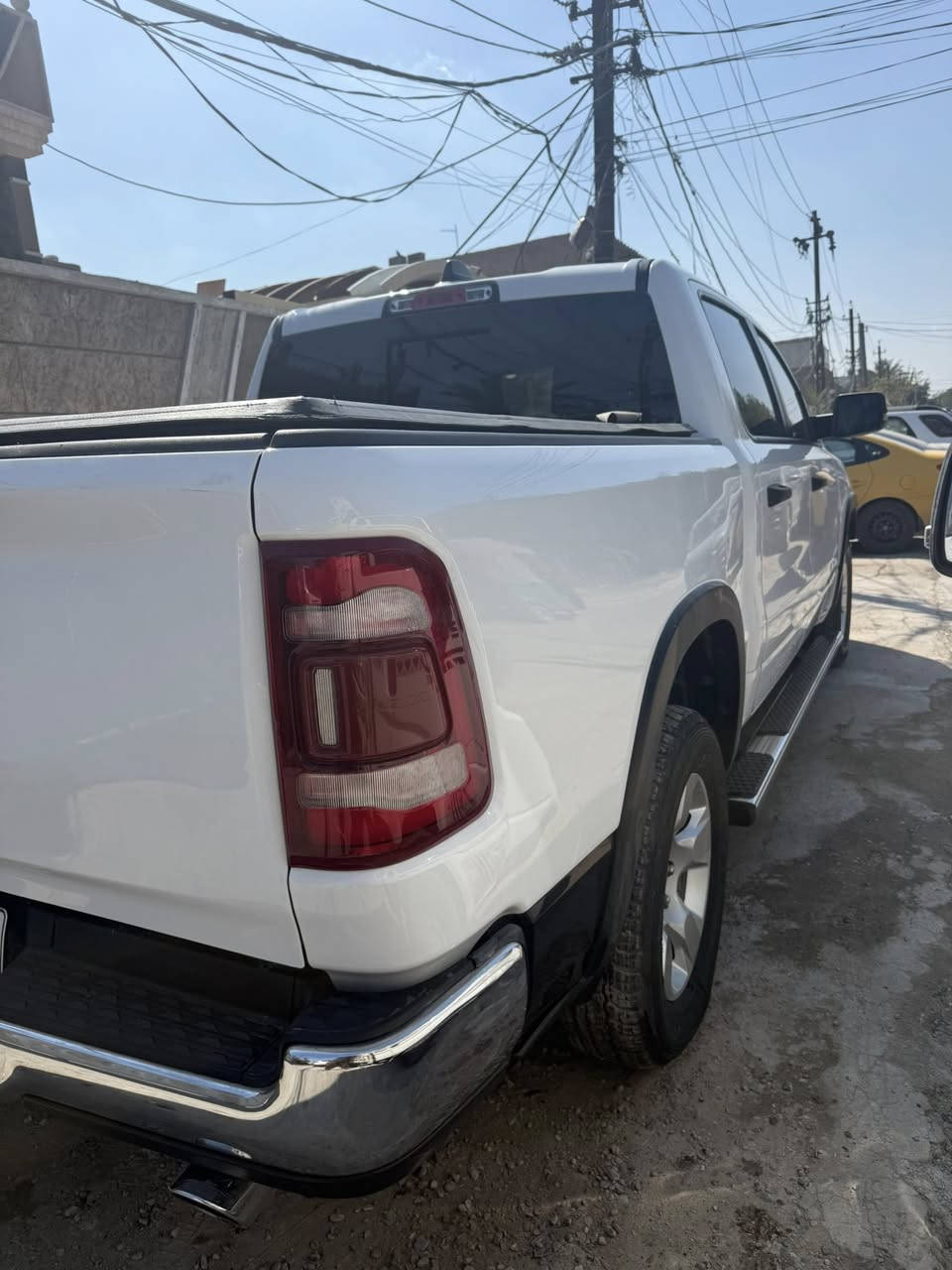 دوج رام بك هورن أمريكي موديل 2023
حادثها كما في الصور تبديل بدي خلفي نفس لون بدون صبغ و باب ايضاً 
وسونار موجود بامنشور
بدون ايرباك
رقم سليمانيه تحويل ثاني يوم 
محرك 8 سلندر 
كشن كهرباء 
كشن تدفئه 
ستيرن تدفئه
ماشية ٥٧ 
مري شفط
شاشه عداد
سياره جديدة وجاهزه 
بيع او مراوس با اقل من سعرها 
عارضها 
270 وبيها مجال 
***********
