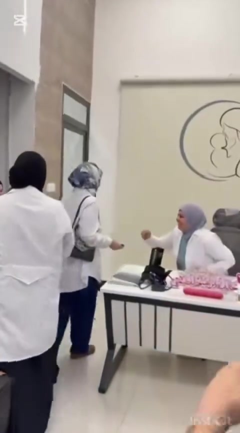 الف مبارك والله يتمم بالخير يارب
 شاءلله تكومين بالسلامه
 ثمان سنوات من الانتظاروالانتقال من طبيبه الى اخرىوصرف المال والجهد
 وكذلك بعد المحاوله الفاشله للزرع الفاشله

 الدكتوره الرائعة خالدة ابراهيم رجب اعطت
 
الفرحة لهذه العائلةبعد ان اتبعت معها نظام دوائي وغذائي علمي وبفضل ماتمتلكه من خبرات في مجال العقم واليوم البشرى بالحمل
 الله ينطي كل محروم و يحفظ د خالده

العيادة التخصصيه في الامراض النسائيه والتوليد والعقم 
🔸 خبرة طويلة في متابعة النساء من سن البلوغ حتى ما بعد الولآدة
🔸 اهتمام خاص بالحامل – متابعة الحمل خطوة بخطوة مع سونار حديث
🔸 تشخيص وعلاج: ✔ تكيس المبايض ✔ اضطرابات الدورة الشهرية ✔ تأخر الإنجاب ✔ الالتهابات النسائية المزمنة
🔸 عناية مخصصة بعد الولادة
🔸 خدمات الفحص المبكر للأورام النسائية
🔸 تنظيم الأسرة ومنع الحمل بطرق حديثة وآمنة🌟 جلسات استشارية خاصة – راحة وهدوء – أجهزة حديثة – تعامل انساني
 خالدة ابراهيم رجب الدليمي 
اختصاص النسائية والتوليد والعقم 
شهادة البورد الاوربي ( الدكتوراه) بامراض النسائية والتوليد والعقم 
زميلة المجلس الاوربي لامراض النسائية والتوليد والعقم/ بلجيكا. MBChB , DOG , EBCOG.
رقم الحجر : ***********البرج الملكي الطبي 
شارع المستودع رمادي مقابل مطعم ام تي
📍 الموقع: الرمادي – المستودع، مقابل مطعم MT – برج جنان الملكي
