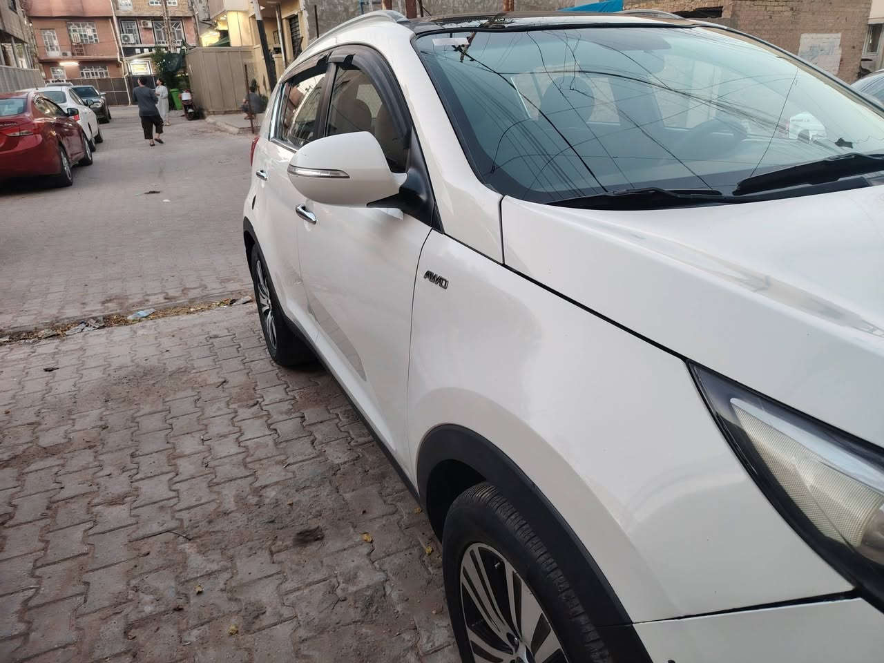 السلام عليكم
سبورتج ٢٠١٥ خليجي ابيض فول مواصفات
مكفولة من الصبغ والتبديل
محرك ٢٤٠٠ مفتوح مجفت درجة أولى شركة
كير نظيف 
صدر امامي وخلفي جديد
تبريد شغال
فور ويل درايف
تحكم جهتين
مثبت سرعة
تبريد قطعتين
تخم تاير جديد
للبيع فقط السعر ١٦٠ 
***********
متواجد عصرا بعد الساعة الرابعة في العطيفية و بستان الجلبي
