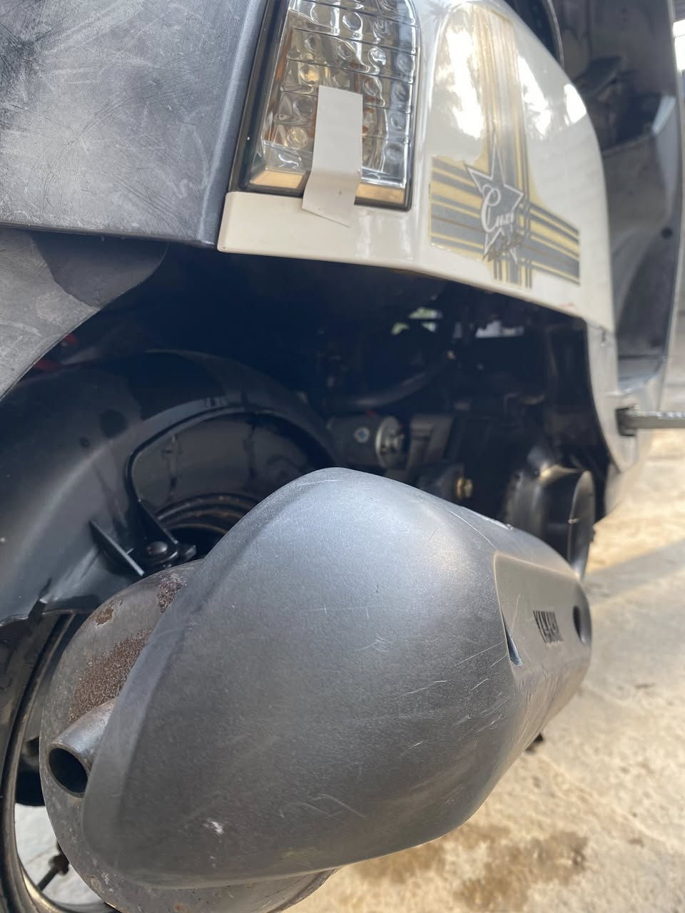 سلام عليكم شباب دراجه ماكس بوليس
كلشي شغال هورن لايت زنون عالي ناصي شاير كامله من كلشي 

مكينه مكفوله بس بيه خيط خفيف بس الصبح تحمه تكطع مكاني بغداد جسر دياله القديم منطقت التويثه رايده 550وبيهه مجال 

مراوس حسب القناعه حتلو يراني نضيفه ماكو مشكله وهاذ رقمي *********** بي وتساب
