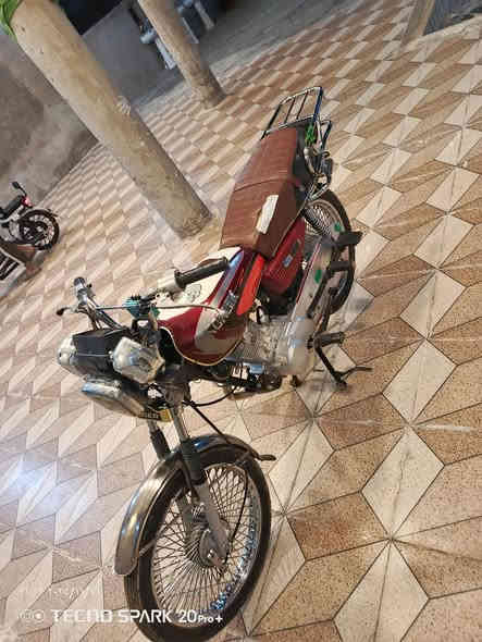 سلام عليكم دراجه تايكر اخت الجديد موديل 22اوراق اصوليه محرك مامفتوح مكان ورديه خارج للسفسار ***********
