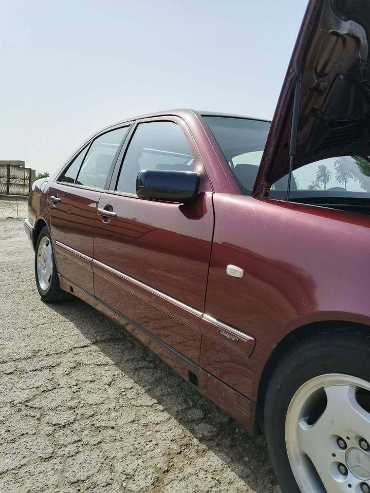 مارسدس ام عيون موديل ٩٥ رقم بغداد انكليزي جديد محرك وكير وتبريد وصدر كفاله تخم تاير باتري جديد صبغ عام اثر جراد محرك خراطيم اقتصادي ترايك ٢٠٠ وين مايعجبك بيها طخه بجاملغ الامامي بعده ما مصبوغ حك شبر السعر ٨٥ رقم الهاتف *********** مراوس هم اراوس نفس سعرها او اقل
