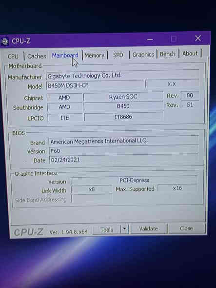 ‎ للبيع PC ألعاب + شاشة Philips 27” 🔥

‎جهاز، نظيف وشغال بدون أي مشاكل – مع شاشة حجم كبير 27 إنش من Philips.  165hz

‎💠 مواصفات الجهاز:
‎ • المعالج: AMD Ryzen 5 3400G (Mobile)
‎ • كرت الشاشة: NVIDIA GeForce GTX 1660 Ti
‎ • الرامات: 16GB
‎ • التخزين: M.2 SSD 1TB
 /
‎ • الحالة: الجهاز نظيف جداً بدون حرارة أو تهنيج

موس redragon 🐀
كيبورد redragon ⌨️
موسباد redragon
‎🖥️ مواصفات الشاشة:
‎ • الماركة: Philips
‎ • الحجم: 27 إنش
‎*********** اتصال ☎️ 
*********** whatsapp
