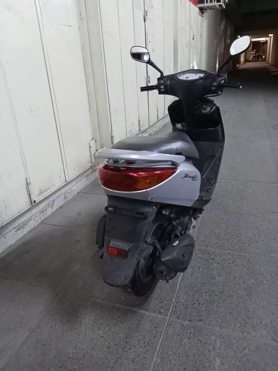 السلام عليكم شباب دراجة ابريز نوزل مكفولة كفالة عامة كلهه ابلادية وكلهة شغالة صارلهة  اسبوعين من امنزلهة رمبة وبعدهه على وضعية الرمبة جديدة بمعنة الكلمة ماشية 23الف بس يعني شي قليل ماشية العنوان بغداد باب المعضم ولا ستفسار ***********
