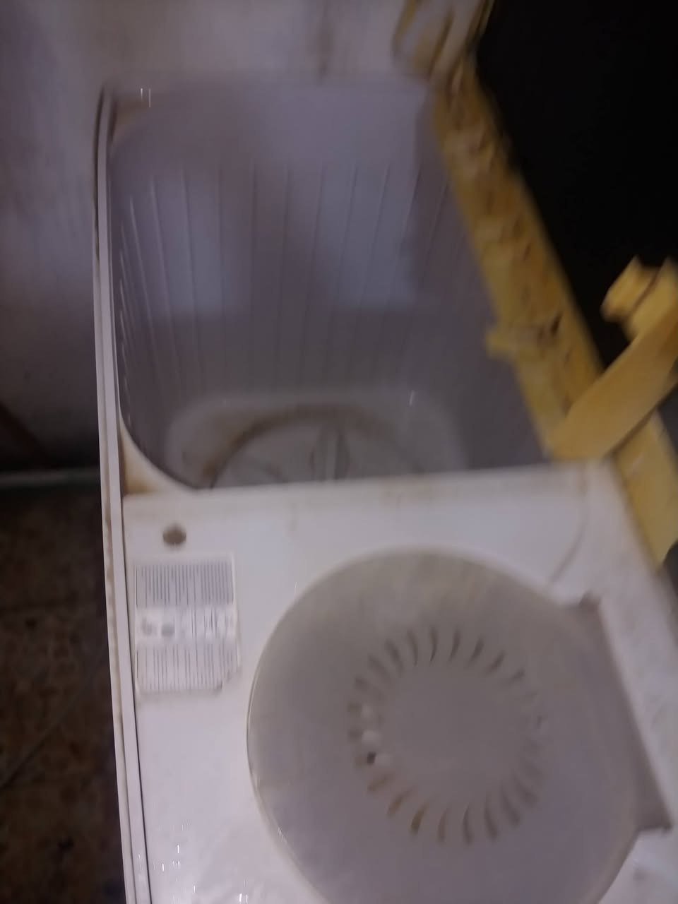 سلام عليكم غساله البيع شغاله المكان بغداد سبع قصور 
لاتصال ***********
