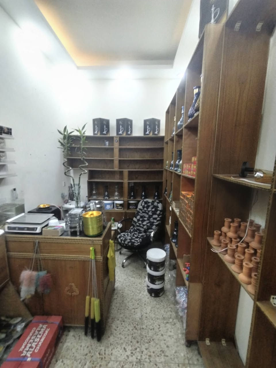 السلام عليكم رفوف خشب صاج درجه اولئ ٩ قطع للبيع رقم الهاتف *********** التواصل عل واتساب
