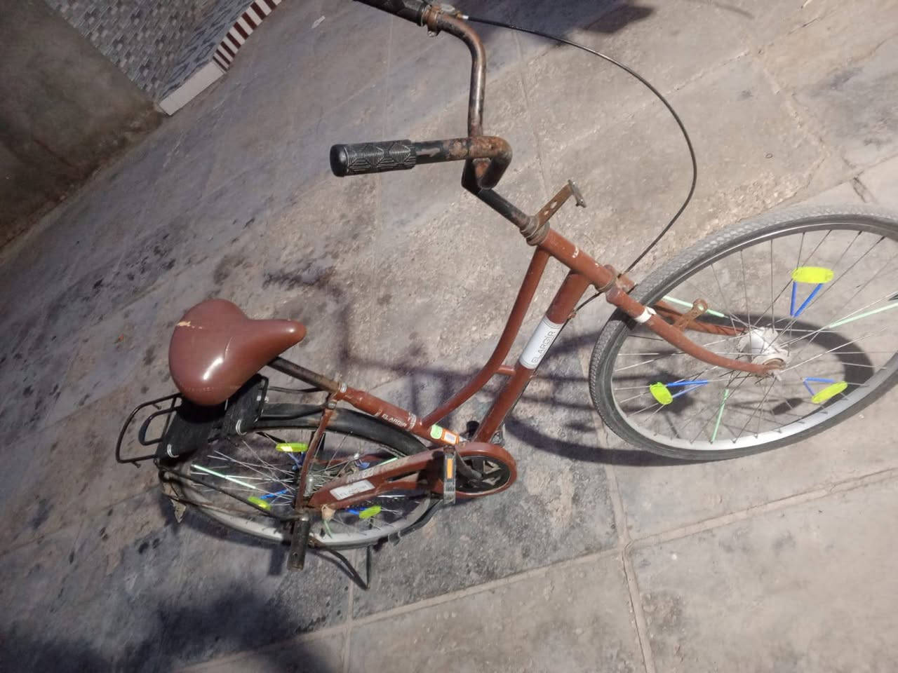 باسكل للبيع
لون ماروني ومميز المكان ذي قار قضاء النصر السعر (110) وبي مجال راسلني ع الواتس او خاص 
(***********).
