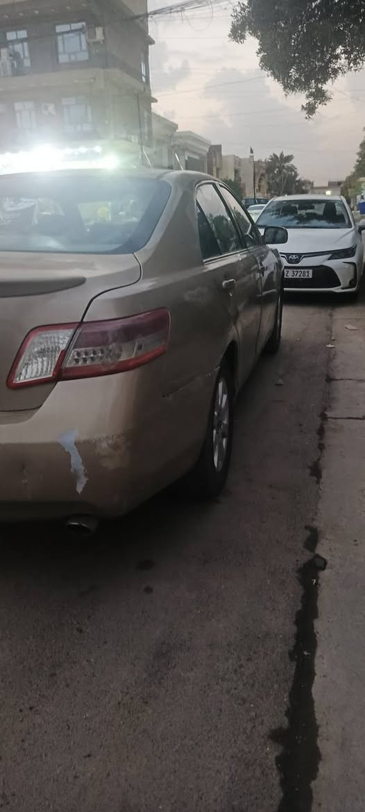 السلام عليكم كامري موديل 2007 مكينه 4 سلندر رقم مميز السيارة نظيفه بس بيه خيط تبخير  وجراد مكانه بغداد السعر78 للبيع او المراوس حسب الطلب للاستفسار ***********
