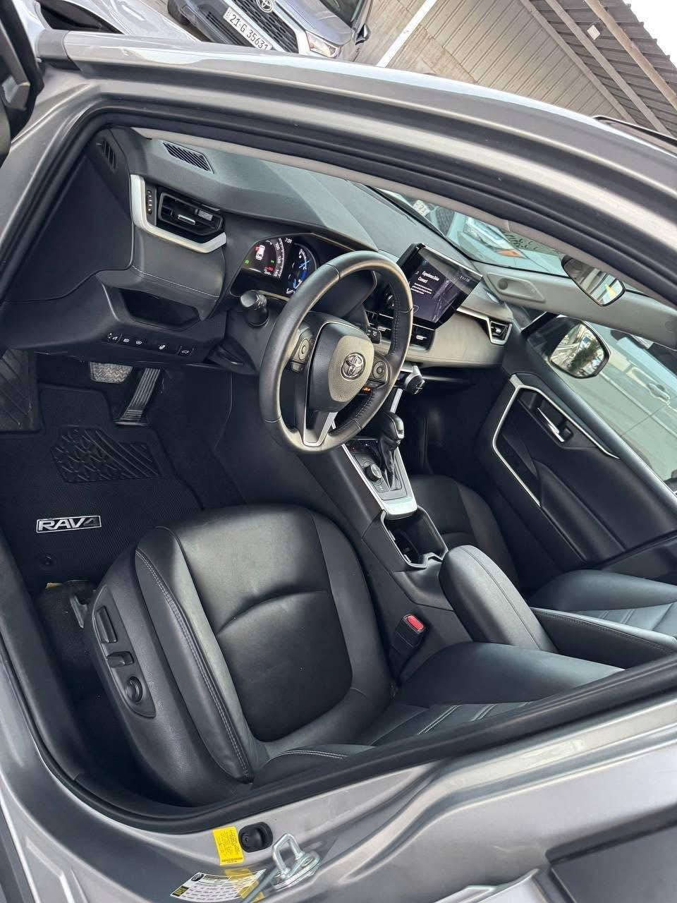 تويوتا_راف_فور_XLE _پريميوم 
 هجين لموديل 2023
نظام هايبرد بانزين وكهرباء

مواصفات

داخل جلد بلادي
فتحه سقف
خزن كراسي
كراسي كهربائي 
ستيرن تدفئه
بصمه تشغيل
تشغيل عنا بعد
بصمات ابواب
باب صندوق كهربائي 
 شاشه كبيره
تحكم ستيرن
رادار امامي
رادر خلفي
قياده ذاتيه
تحديد مسار
هاند بريك بصمه
اوتو هولد
نضام ايكو نورمال سبورت
مانع انزلاق
حساس خلفي
حساس امامي
اتو بارك
رادار جانبي
ويل حجم كبير
3 انظمة قيادة
فور ويل AWD

بدون دواخل بدون ارباك  بدون تبديل

ضرر دعم خلفي 
( صبغ جاملغ + صبغ قبغ الصندوق )
شرط الفحص 

رقم كركوك ***********
