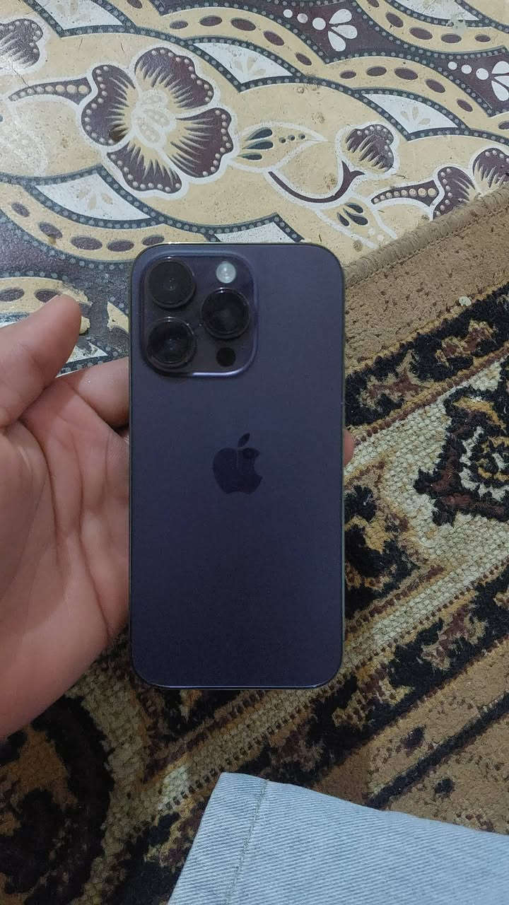 سلام عليكم ايفون 14 برو فقط البيع ذاكره 256 بطاريه 100 مبدل شاشه وبطاريه ولكامره الكدام واكفه فقط ملحقاته كامله كارتون شاحنه مكاني ميسان المجر الكبير سعره 450وبي مجال قليل كلش هذه رقمي ***********وبي وتساب
