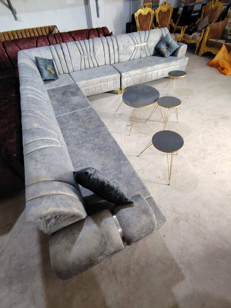 اثث بيتك بأنسب الاسعار سعار الشمال 🌹
وصول وجبة من الدواوين شغل السليمانية درجة أولى
11 مقعد ٥ قطع خشب بلوك وسفنج سوفت وقماش تركي السعر 375 وبي مجال 
صلاح الدين ناحية العلم قرية الربيضة خلف مدرسه سومر للبنين 
***********
يوجد خدمة توصيل داخل المحافظة فقط 🚛
