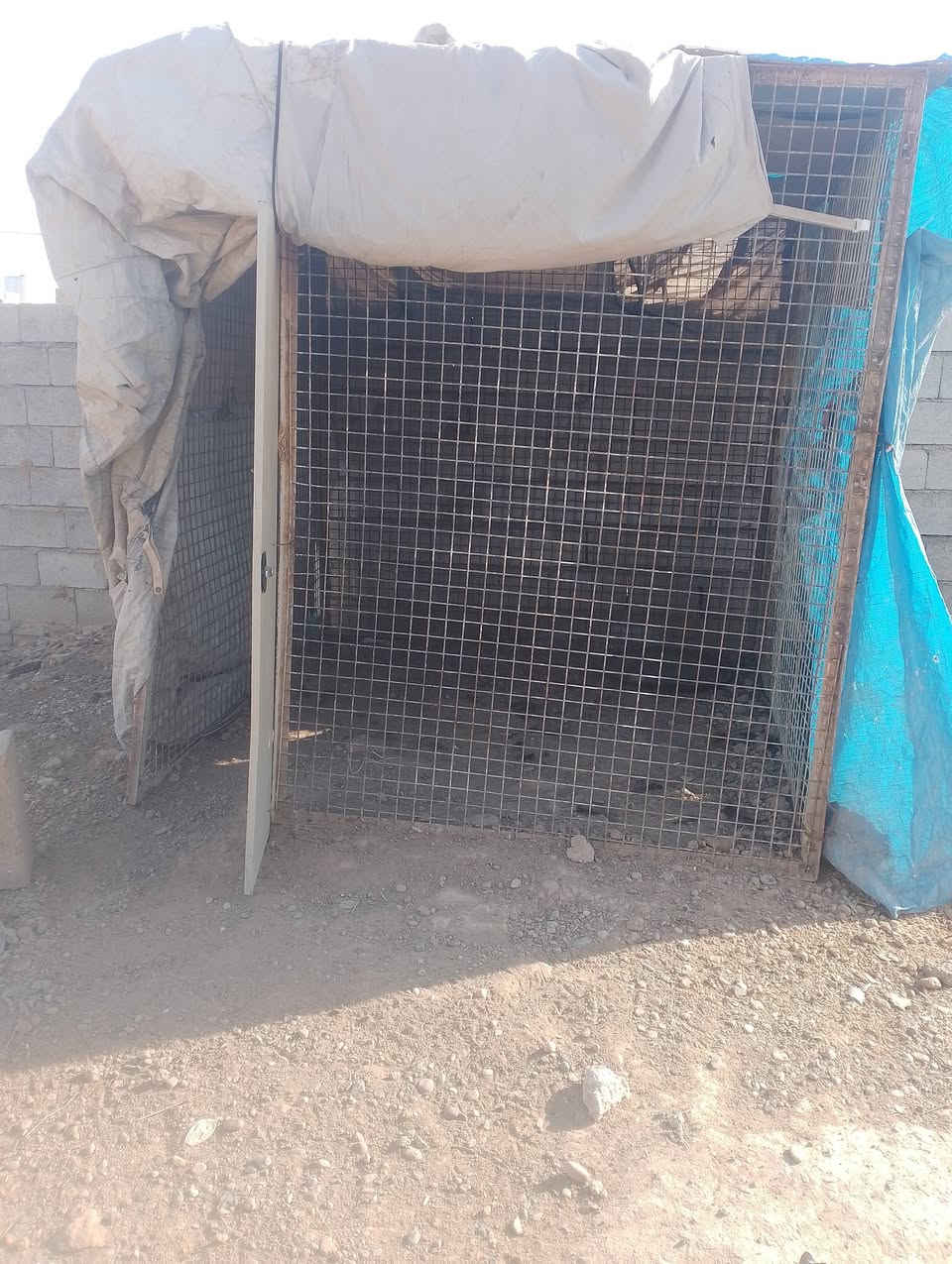 السلام عليكم قفص لبيع والتصال على رقم ***********
