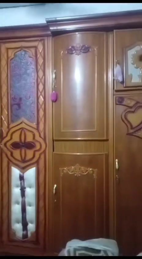 السلام عليكم غرفه اخشاب صاج مو سوكي سعرها 600 مكان مدينه الصدر ***********
