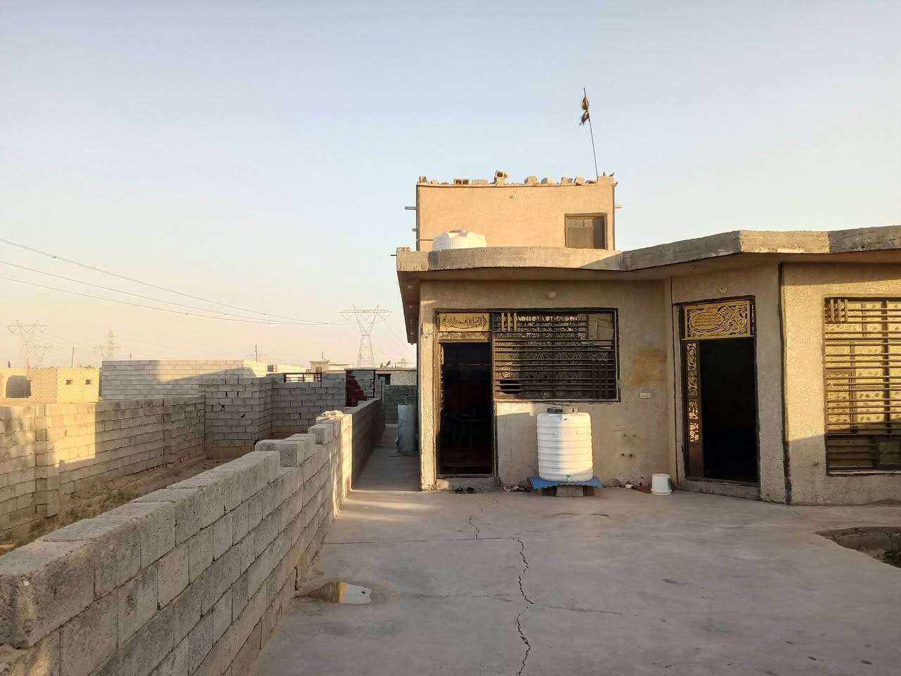 سلام عليكم بيت للبيع مساحه 500م زراعي سند 25 عنوان تقاطع نهروان مقابل اسواق ابو علي وتنزل قريه إلمام الحسن ستفسار اتصال ***********

