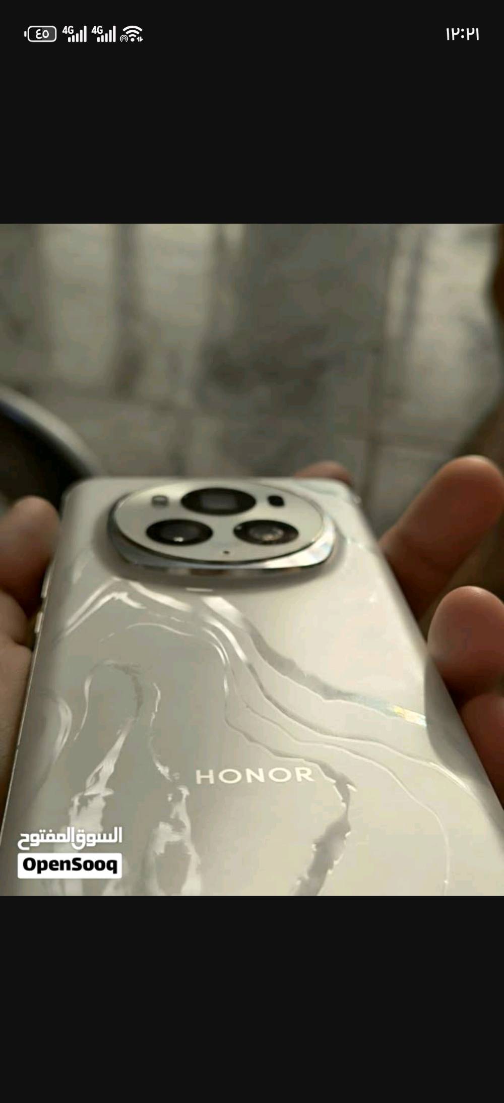 للبيع Honor Magic 6 Pro (بحالة ممتازة)

 أبرز المواصفات:

المعالج: Snapdragon 8 Gen 3 (الأقوى للألعاب والأداء الثقيل).

الشاشة: OLED بمقاس 6.8 بوصة، انحناء رباعي، بتردد 120Hz وسطوع هائل يصل لـ 5000 شمعة.

الكاميرا الخارقة: كاميرا خلفية ثلاثية، الأساسية 50 ميجابكسل بفتحة عدسة متغيره، وعدسة تقريب (Periscope) بدقة 180 ميجابكسل تدعم زووم رقمي حتى 100x.

البطارية والشحن: 5600 مللي أمبير تدعم الشحن السريع السلكي 80 واط واللاسلكي 66 واط.

الذاكرة: 256 جيجابايت مع 12+12 جيجا رام.

المقاومة: مقاوم للماء والغبار بمعيار IP68.

 لون ابيض كامل علبته وشاحنه الأصلي.

 السعر المطلوب: (625 الف) سعره جوه السوگ شر

 الموقع: (النجف الاشرف - الحيدرية) ماعندي توصيل تجي وتشوف الجهاز وتقتنع جهاز جديد جديد حرفيا وبالخدمة.