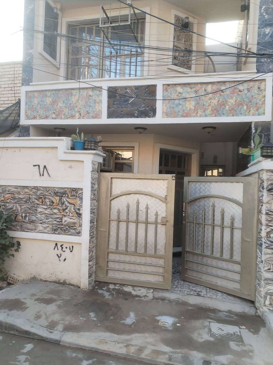 بيت بالزعفرانيه شارع مركز الشباب ثاني فرع بالزراعي المساحه 100 والوجه 5 والنزال 20 الرقم ***********
