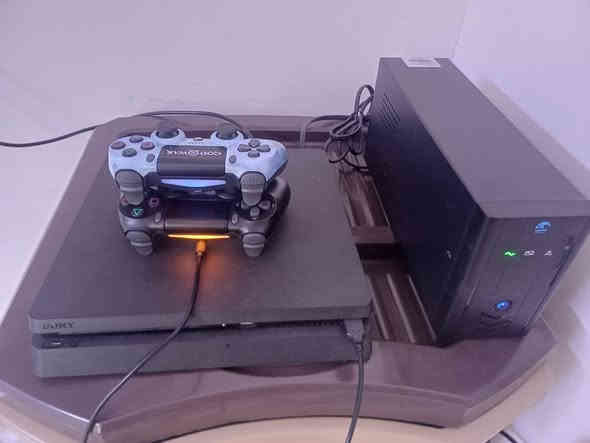 سلام عليكم بليستيشن فور ps4  سلم اونلاين 
للبيع الجهاز كلش نضيف استعمال قليل امانة الله 
ويا حساب بي ٨٥ لعبة والجهاز منزل بي تقريبا ١٠ العاب 
+ قرص جي تي اي + يو بي اس+ جوستكات اثنين  قبل ١٠ ايام مشتري الله شاهد 
السعر وي اليو بي اس والقرص 250 الف قفل 

***********
مكاني الدورة ابو دشير
