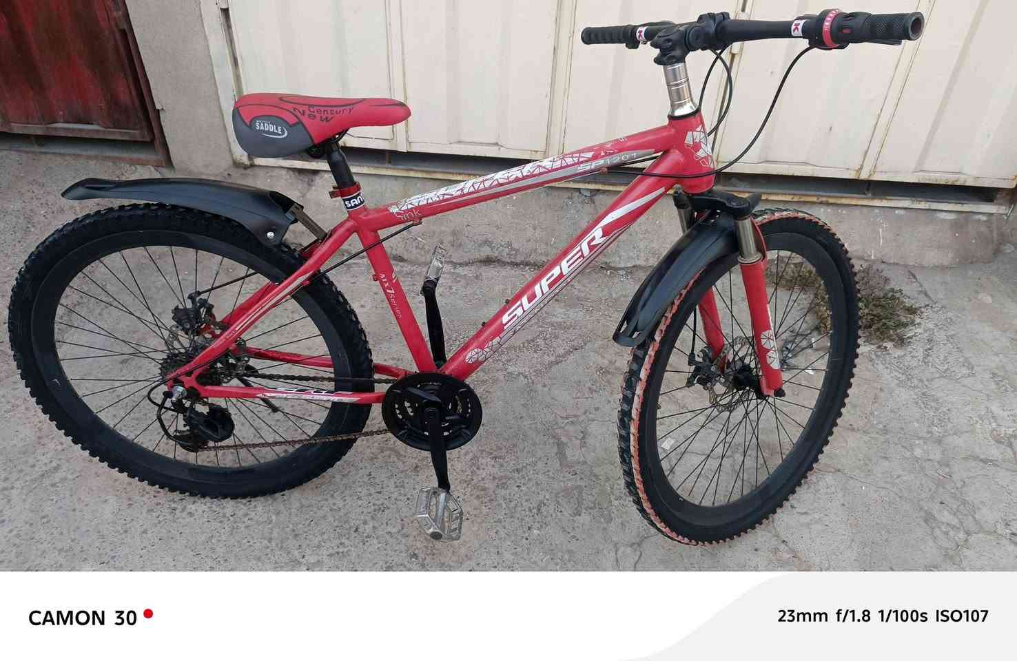 للبيع حجم 26.   باسيكل نظيف ***********  *********** السعر 70 وبي مجال                                   العنوان موصل حي سومر االتقاطع الثاني.. نقطه داله مولد عساف...
