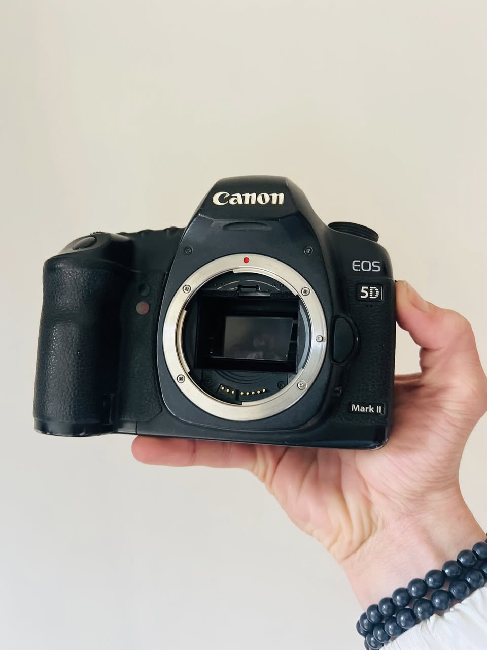 للبيع او مراوسه ب نيكون 
كامره كانون فايف دي مارك ll 
زوم 75-300
بطاريه 
رام 
جنطه 
لحد يعلق عندك للمراوسه او بيع  طب خاص


**إذا كنت صاحب هذا الإعلان وتريد حذفه لأي سبب، رجاءا أرسل رسالة إلى الدعم الفني**