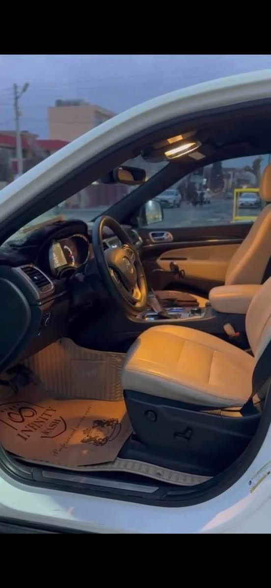 جێپ لاریدۆ ٢٠١٨ سەیارەکە ٣ پارچەی ڕەشە و هیچی تر کتابی جام ڕەشی لەگەڵایە فول فول مواسەفاتە بۆ زانیاری زیاتر *********** سعری ٢٤٠ معامەلە السليمانية, العراق
