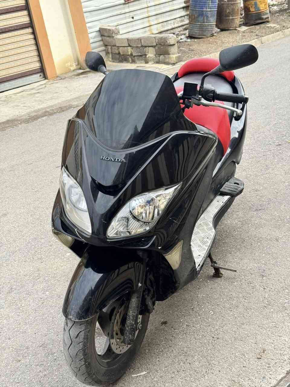 فورزة 08 مكينه مامفتوحة لاصرف ولاتبخير جويتر نضيف رون 1 ونص حماوة نص ثابتة كفراتها نضيفة مكاني جانب ايسر حي البكر  سعر 850 وبيه مجال ***********
