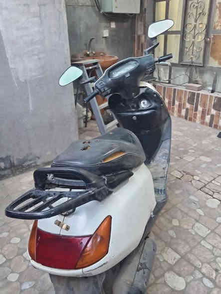 السلام عليكم اخوان الدراجة للبيع السعر ٣٠٠ شغالة بدون نقص اتصال *********** واتساب
