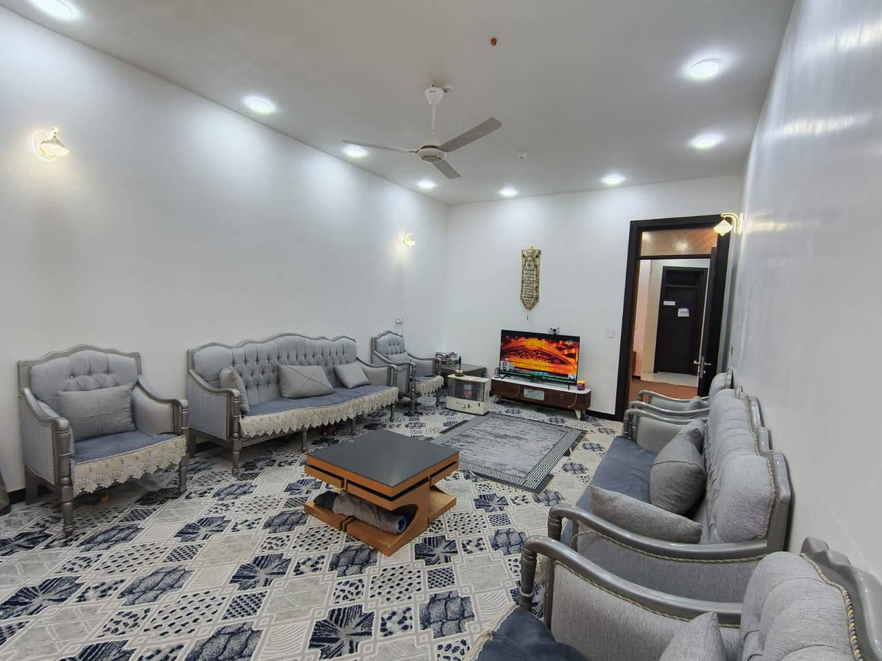 دار سكن للبيع مطلوب اسكان
/توزيع المحافظة/بصف عميشة توزيع الضباط

🛣 عرض الشارع: 12م + حديقة بصف الركن

📐 المساحة: 200م

📏 الوجه: 10م

📏 النزال: 20م

🏗 سنة البناء: حديث

🏠 عدد الطوابق: طابقين

🔹 تفاصيل البناء:

▪️ الطابق الأول: استقبال، هول، مطبخ، غرف نوم عدد (2)، مجموعات صحية

▪️ الطابق الثاني: غرف نوم عدد (2)
للاستفسار والمعاينة تواصلو خاص ...


**إذا كنت صاحب هذا الإعلان وتريد حذفه لأي سبب، رجاءا أرسل رسالة إلى الدعم الفني**