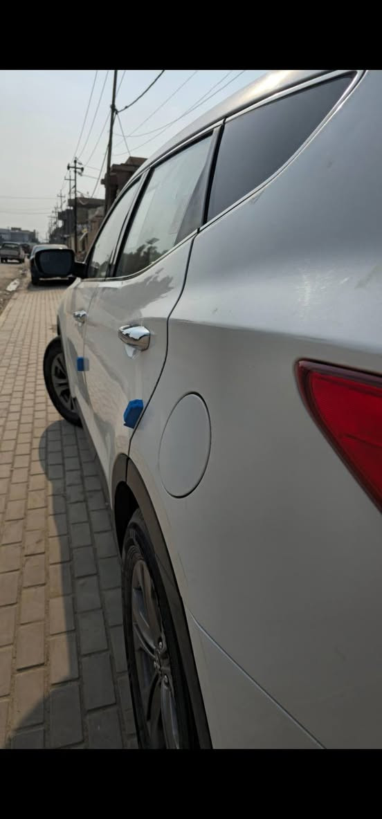 للبيع او مراوس بأحدث وانطي فرق
سنتافيا 2013 رقم بغداد بأسمي 
 ابيض اللون 5 راكب 
 وارد امريكي
الضرر موضح بالصور
ضارب ايرباك استيرن فقط 
واما الضرر غير الوارد
صبغ بعض الاجزاء
 لغرض ملاون 
 بسبب تگشير
وليس حادث
 بدون اضرار داخلية 
حجم المكينة 2400
تم تجفيته درجه اولى قبل 15 يوم 
استبدال الاجزاء الداخليه للمحرك 
كرنك وبساتم كامل جديد 
وليس تصليح القديم 
براد زيت جديد
مسالك تبريد الماء جديد
ماء زيتي ادامة كاملة
اويل بم زيت جديد المسعودي
وجميع الملحقات والتفرعات
اطارات امامي جديد
دبلات خلفي جديد
باتري جديد
لايت زنون 
الارضية مغلفة جلد
السنوية بأسمي
 نفاذيه لغاية نهاية 2026
السعر 126 مع المجال
العنوان الديوانية قضاء البدير
للتواصل واتساب ***********
