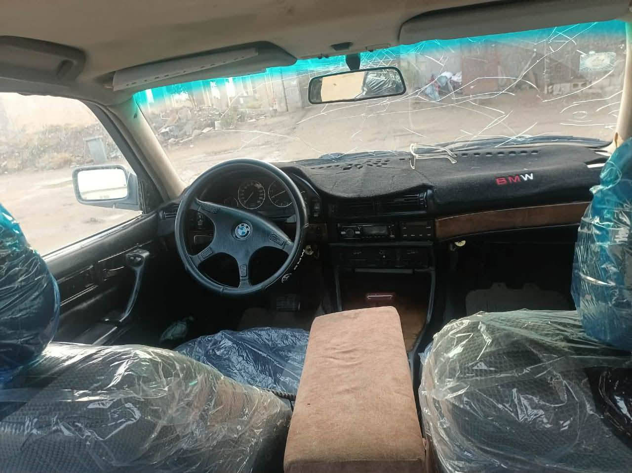 السلام عليكم بي ام 735 موديل 92 كير محرك سليمات السياره تحتاج صبغ وتحتاج ترتيب بسيط السعر 35 وبيها مجال كلش بسيط العنوان ابو غريب قرب قرب جسر الزيتون ***********
