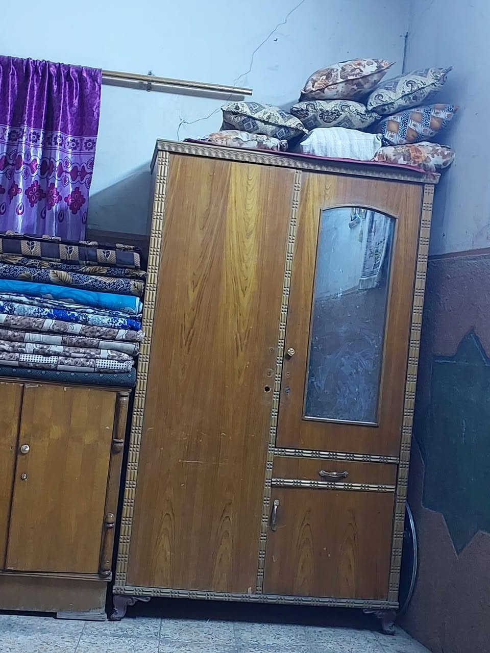 سلام عليكم لبيع
كنتور 200 نضيف 
ولبوفية 200 نضيفة 
عنوان حصوة قريب لمركز 
رقم ***********
