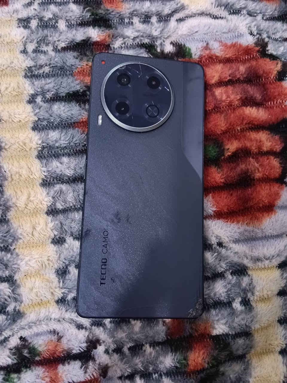 كامون 30 ذاكره 256 جهاز مكفزل من عطل فقط جامه مال كامره بيهه فطر خفيف ماماثر ابد السعر 140
***********
