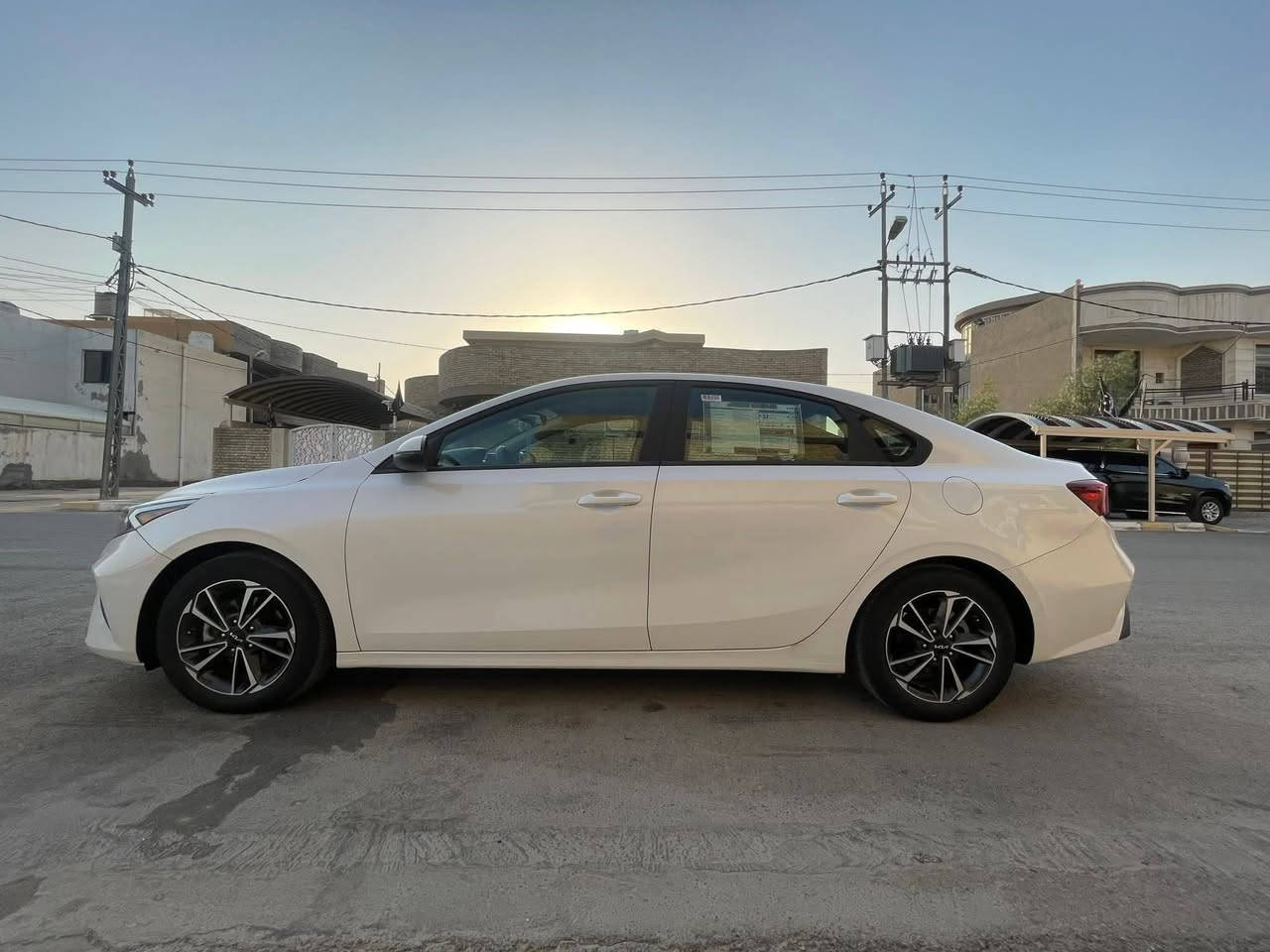 السلام عليكم
للبيع كيا فورتي 2023
تبديل بنيد فقط بدون اي دواخل 
ماشيه 22 الف جديده حيل
رادارات 
تحديد مسار 
قيادة ذاتيه 
نقط عمياء 
اشاير بالمري 
السعر 165
***********
