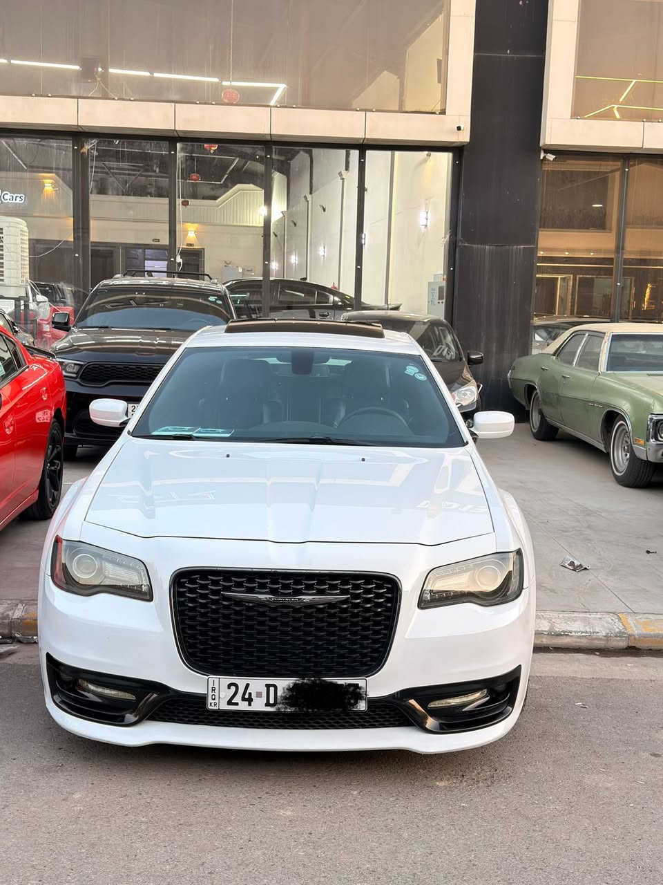 السلام عليكم 
الشايب المرغوب ( اوباما ) 
                                                                              300s 
الموديل : 2017 
وارد كندي 
ماشيه 100 ميل قابل للزياده 
سنويه جديده 
رقم دهوك 
شرط التحويل 
السياره كلين بدون صبغ بدون دعم بدون ضرر 
المواصفات : 
بانوراما 
داخل اسود 
كشن حضن اسود مختم S 
مصابيح اماميه زنون مع LED
شاشه كبيره مع نظام ملاحة نفكيشن GPS
سستم صوت الپاين مع سماعات بريميوم ودمام بالصندوق 
مقاعد أماميه كهربائيه عدد 2 
مقاعد اماميه تدفئه 
تشغيل عن بعد 
ستيرين كهرباء 
محدد سرعه 
تلفون بلوتوث 
كاميرا خلفيه 
مرايا متحسسة للاضاءة العالية 
كير شفتات بالستيرن 
دخول ذكي ( بصمه ) 
 الموقع / الموصل 
رقم الموبايل  
‏‭٠٧٧٣ ٣٢٢ ٦٢٤٤‬
‏‭٠٧٥٠ ٣٤٣ ٩٩٧٦
