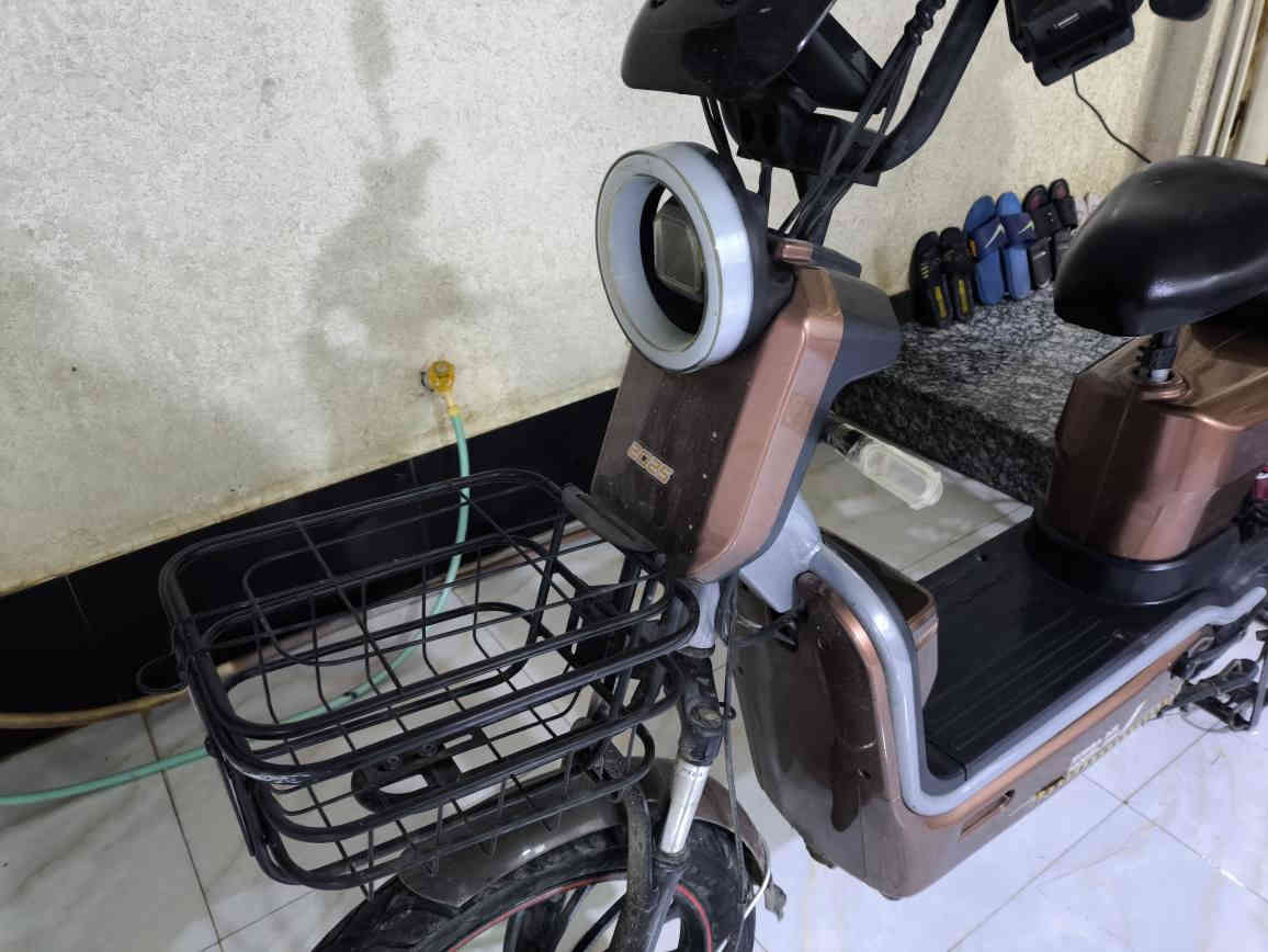 دراجه كهربائيه للبيع نضيفه فول مواصفات بطارياتها نص عمر السعر 350 العنوان حي الجمعيات للاستفسار  *********** عمارة, ميسان
