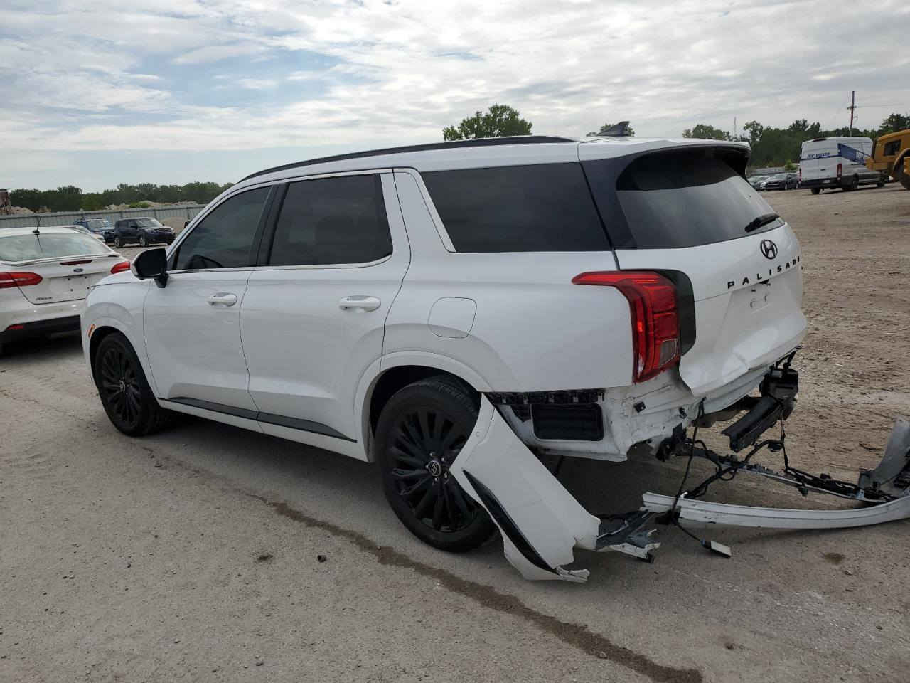 السلام عليكم 
 بلسايد اعلئ فئة 
وارد امريكي بدون صبغ او تبديل
موديل 2024
فتحتين 5 كامرات
نسخة Calligraphy 
محرك السيارة v6 3800 
قياس الويل 20 
عدادات دجتل 
شاشة عرض قياس 12.3 انج
سيارة دفع رباعي
الوان حول السيارة من الداخل 
كراسي جلد 
كاميرات 360 
شاشة عرض للخلف السيارة 
ستيرن جلد
اضاءة LED بالكامل
اضاءة ترحيب
فتحة سقف 
تبريد وتدفئة المقاعد الامامية
٨ تحكمات بمقعد السائق
اشارات علئ المري
٧ مقاعد
٣ صفوف
السيارة تمشي من خلال المفتاح 
شحن لاسلكي 
طي المقاعد الخلفية
تخسين المقاعد صف الثاني والثالث 
بردة في المقاعد الخلفية
فتحتين سقف
سماعات هارمن كارديو 
بيها موصفات اكثر 
السياره حالين بعمان تحب دخلها شهداء او حره السعر مطروحه بعمان يومين وطب للعراق 
السعر 310 ورقة
رقم التواصل
***********
