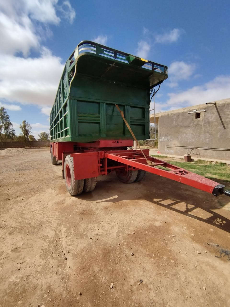 مقطوره للبيع طول 7 حداديه صينيه 110 والاستفسار عله الرقم ***********
