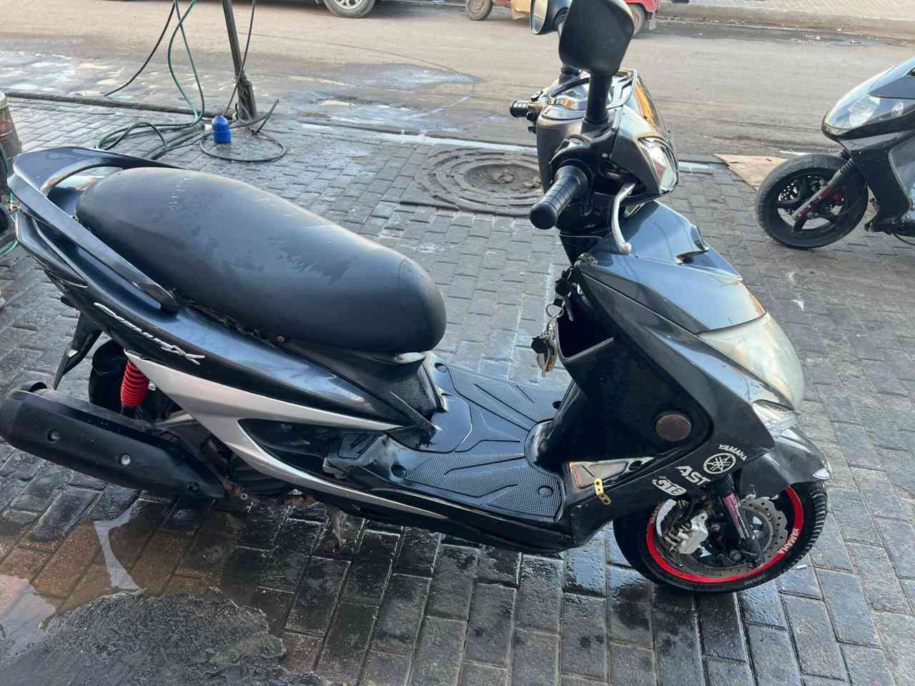 سلام عليكم دراجه البيع سكنس حديث لد مكفوله المكينه عارضه 950وبيه مجال ***********
