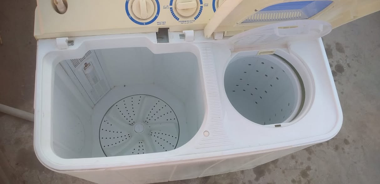 السلام عليكم اغراض للبيع كلمن وسعره العنوان البصره الزبير ***********
