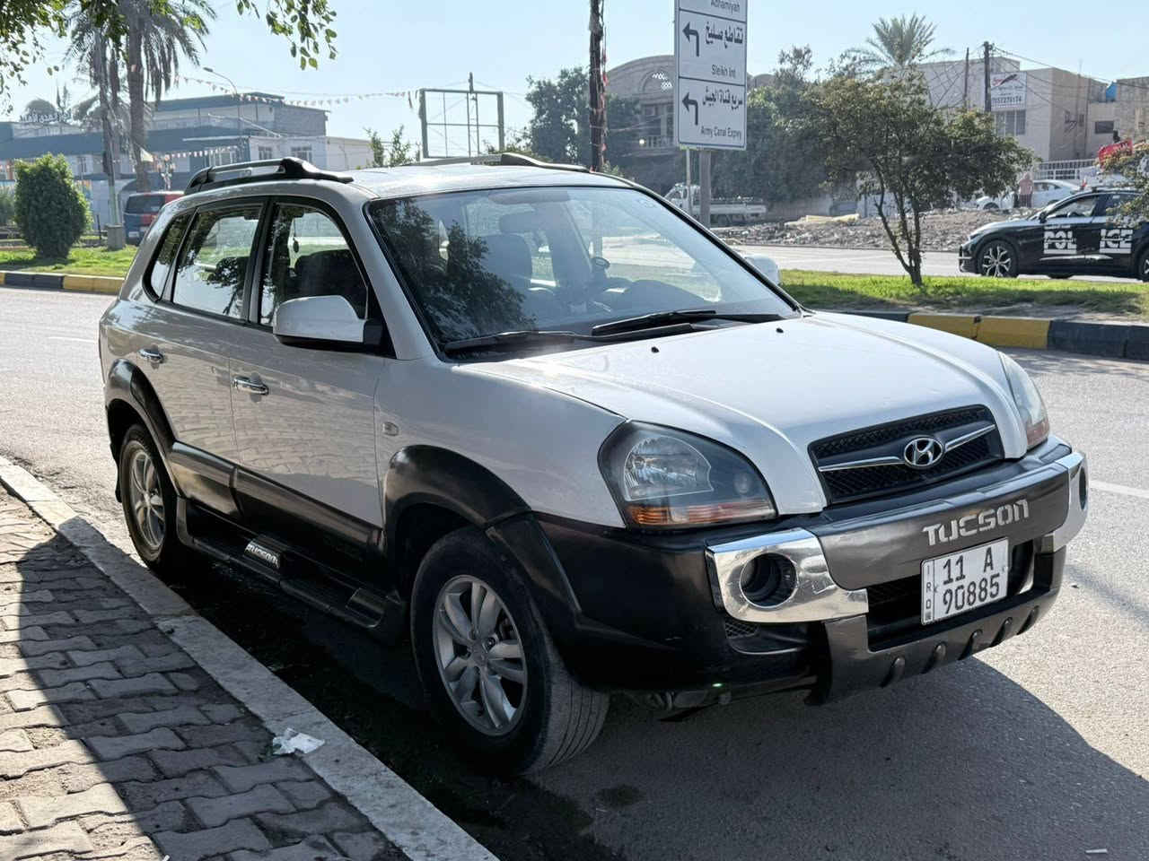 السلام عليكم ورحمة الله وبركاته
توسان ٢٠٠٩ رقم بغداد بأسمي

سياره بدون صبغ بيها بس بارد شويه من الجاملغ الأمامي و حافة البنيد السعر ١٢٠

رقم الهاتف ***********
