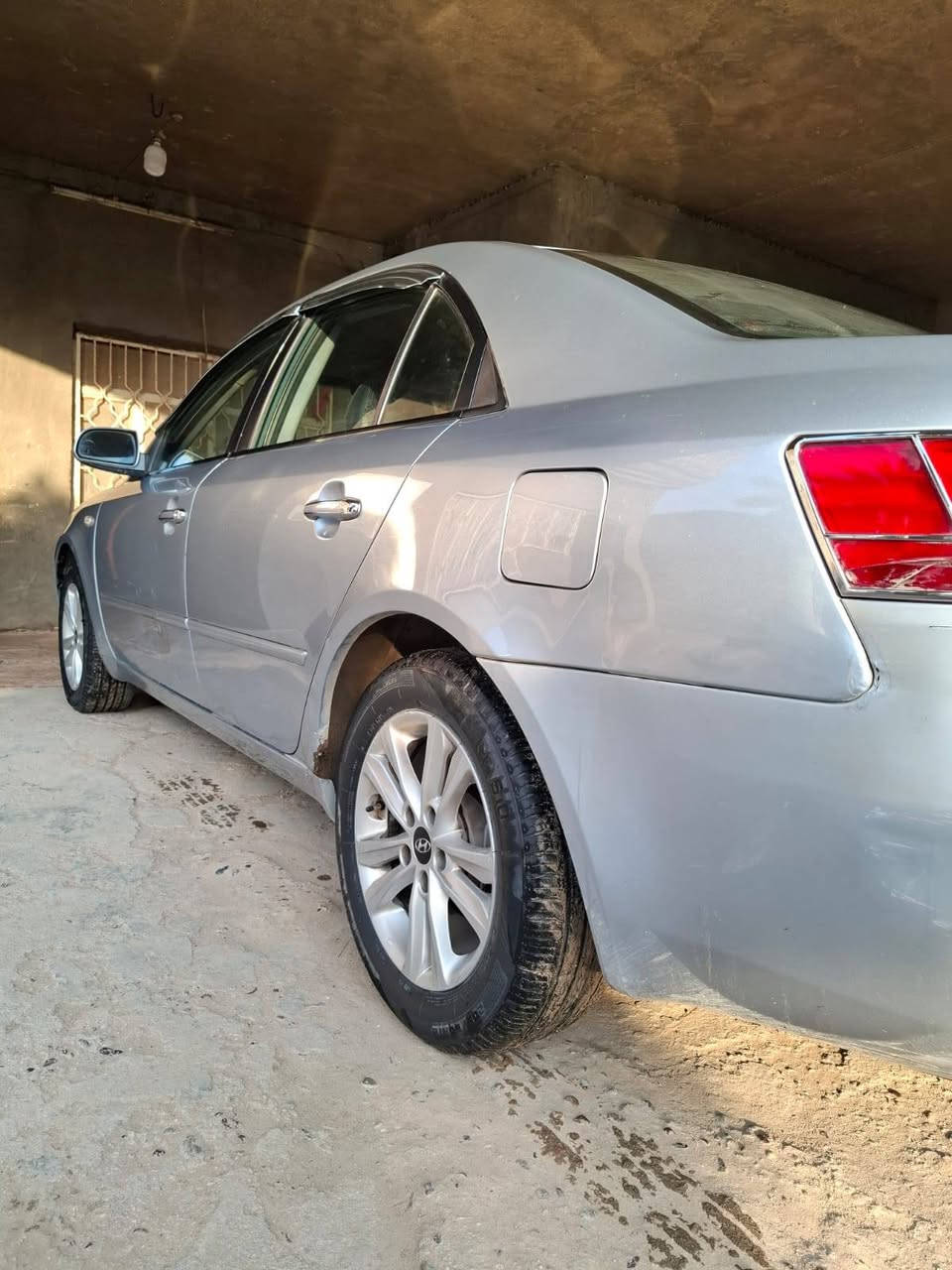 سلام عليكم ورحمة الله 
سوناتا 2007 وارد كوري خط واحد . رقم أربيل جديد سنويه جديده بأسمي . 
كفاله عامه من الضربه والصبغ فقط جراد بجاملغ واحد الأيمن 
جاهزه حداديه تبريد ويل كب جديد تايرات جدد 
ماشيه ١٦٠ حقيقي 
معروضه ب١٠٠ وبيها مجال . 
للاتصال . بابل ابي غرق 
خيط بخار بسيط بدون تنقيص بدون دخان.  
 *********** اتصال فقط مامتواجد عالفيس . مراوس بيع حسب القناعه
