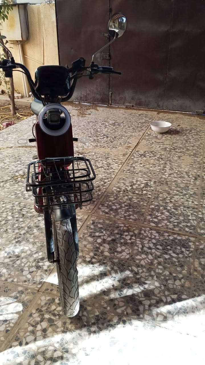 شباب دراجه جديده للبيع صار شهر و نص من طلعت من الوكيل للبيع السعر 350 الف وبها مجال الرقم ***********
