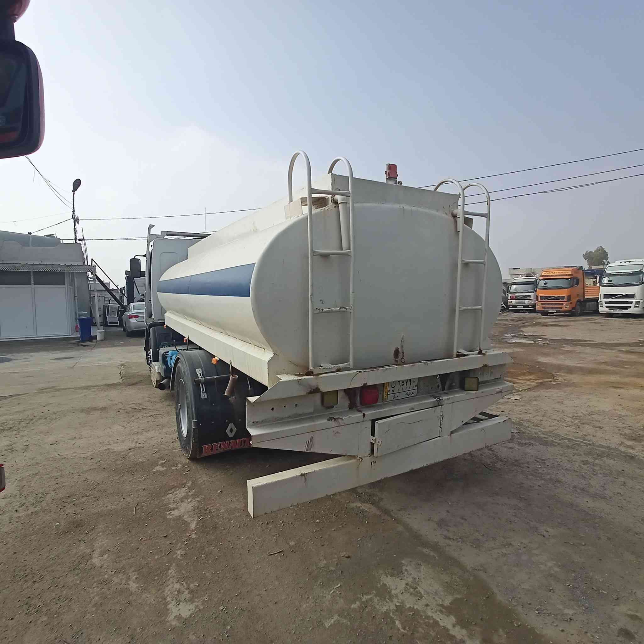 رينو بم ونوزل كير عادي 4×4 تك قمارا شاصي بلادي طويل مكفوله من الصبغ كير محرك شرط شاصي مكفول رقم وسنويه جديد حصة كاز كركوك تانكي (11) الف لتر
موديل 2003
سعر 130$
عنوان كركوك طريق المطار مقابل جسر حزيران 
معرض المتوكل 
***********
***********
***********
